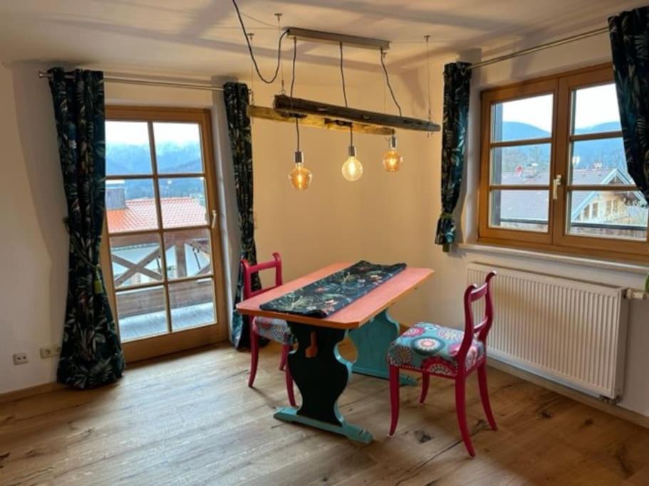 Charmante Farbenfrohe Wohnung Fuer Zwei Fischbachau Exteriör bild